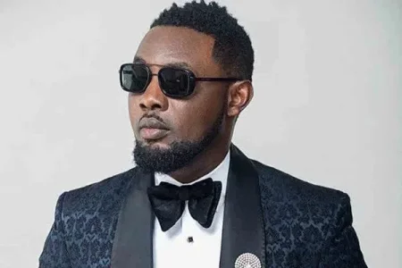 AY-Comedian (1) (1).webp AY-Comedian (1) (1).webp
