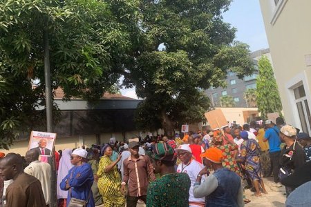 [PHOTOS] Lagos Speaker Obasa Welcomed by Loyalists Despite Impeachment