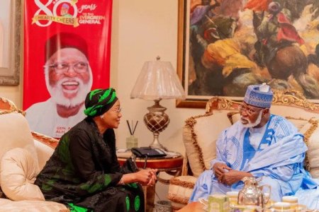 Tinubu’s Wife Pays Courtesy Visit to Babangida, Abdulsalami