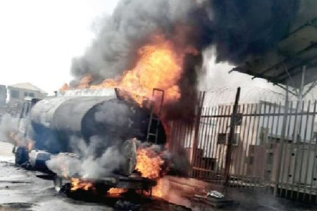 Ibadan Motorists Flee as Petrol Tanker Catches Fire on Expressway