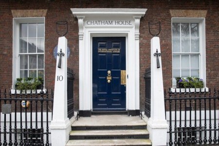 Chatham House Urges Nigeria to Keep Naira Depreciated for Economic Competitiveness