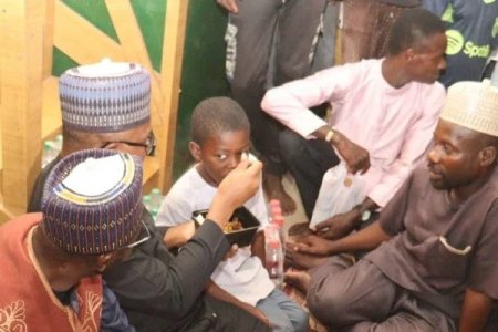 peter-obi breaks fast with muslims (1) (1).jpg