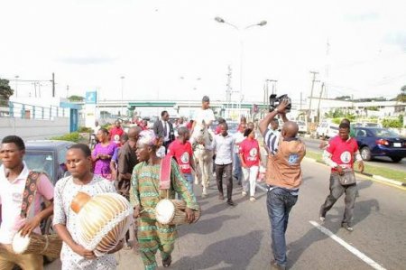 9ice rides a horse to submit APC form (Photo).jpg