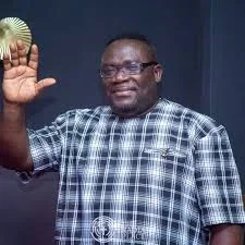 [VIDEO] Pastor’s iPhone Snatched During Facebook Live Prayer in London