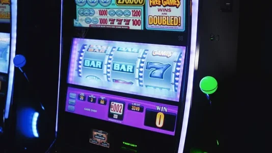 The Future of Online Slots: AI, VR, and Immersive Gameplay