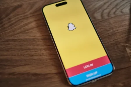 Snapchat Users Face Extended Disruption Amid Major AWS Outage