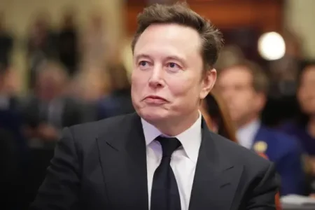 Tesla Shareholders Approve Elon Musk's $1 Trillion Pay Package