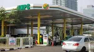 NNPCL and Other Filling Stations Hike Petrol Price to N960 Per Litre in Abuja