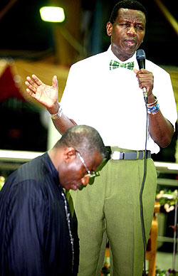 Adeboye prays for president Jonathan.jpg