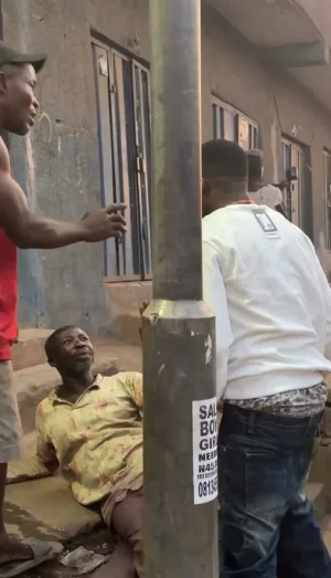 Man Filmed Trying to Lure Young Girl Hawker with ₦1,000 for Sex in Disturbing Video