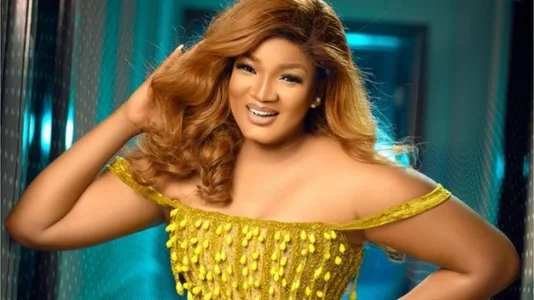 [VIDEO] "You Are Not Ready": Omotola Jalade Blasts Presenter Who Asked Her to Introduce Herself