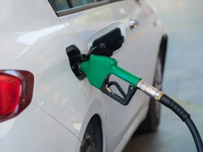 Nigerian Filling Stations Reduce Fuel Prices as Crude Oil Drops