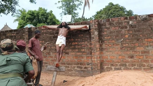 [VIDEO] Christians Worldwide Mark Good Friday with Solemn Processions, Crucifixion Reenactments