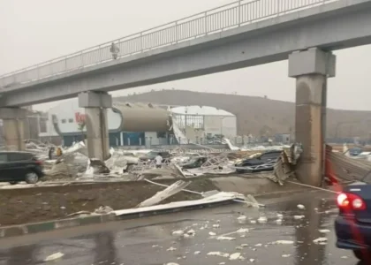 Windstorm Tears Off Roof of Newly Built Kugbo Bus Terminal, Triggers Gridlock on Abuja-Keffi Highway