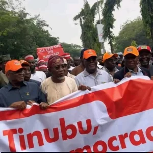 [VIDEO] Atiku, Obi, David Mark, Amaechi Lead ADC Protest to INEC HQ Over 'Partisanship'