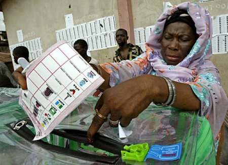 polling unit woman voting.jpg