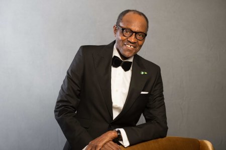 buhari suit style.jpg