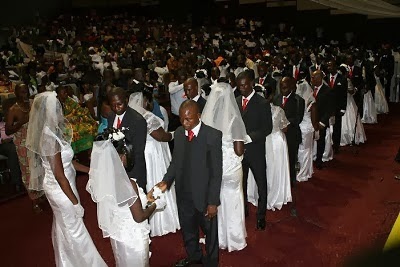 mass wedding1.jpg