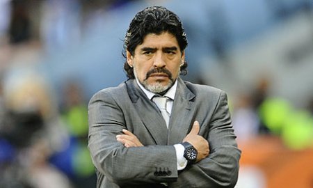 Diego-Maradona-Boca-Junio-007.jpg