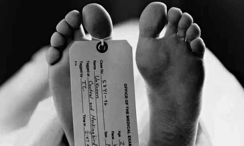 The-feet-of-a-body-in-a-m-010.webp