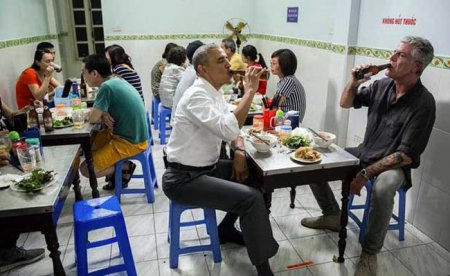 Obama-eating-pork-soup.jpg