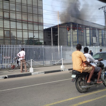 Ikoyi Building on Fire.jpg