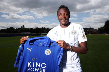 Ahmed-Musa-joins-Leicester-July2016.jpg