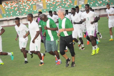 ROHR TRAINS.jpg