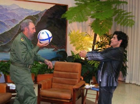 Maradona-Fidel-Castro.jpg