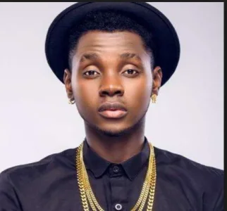 kiss daniel.PNG