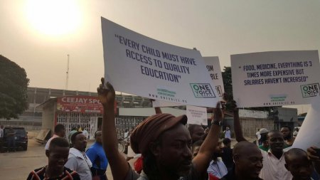 LAGOS PROTEST 2.jpg