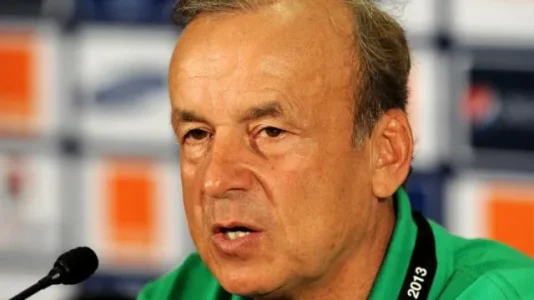 GERNOT ROHR.jpg