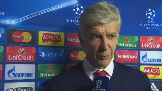 wenger press conference.jpg