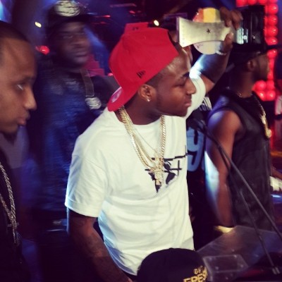 davido-shows-off-vgma-2014-award-400x400.jpg