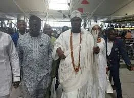 ooni of ife walking.jpg