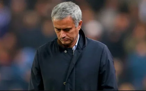 mourinho sad.webp mourinho sad.webp