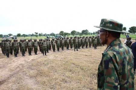 buhari military 4.jpg