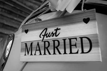 married-1937005_960_720.webp