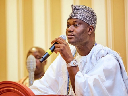 Ooni-of-Ife oba adeyeye enitan ogunwusi.png