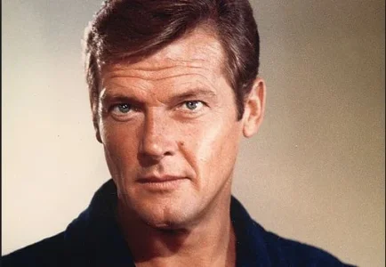 james bOnd Moore.webp