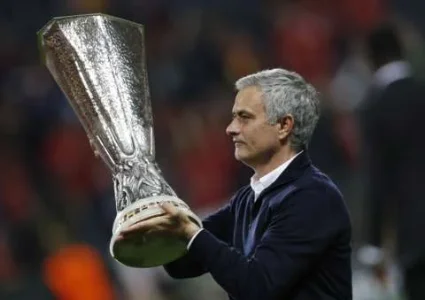 mourinho europa league.webp
