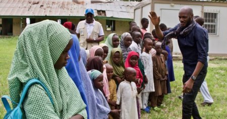 Tuface-with-interacts-with-IDP-kids-in-Gamboru-Ngala-in-Borno.jpg